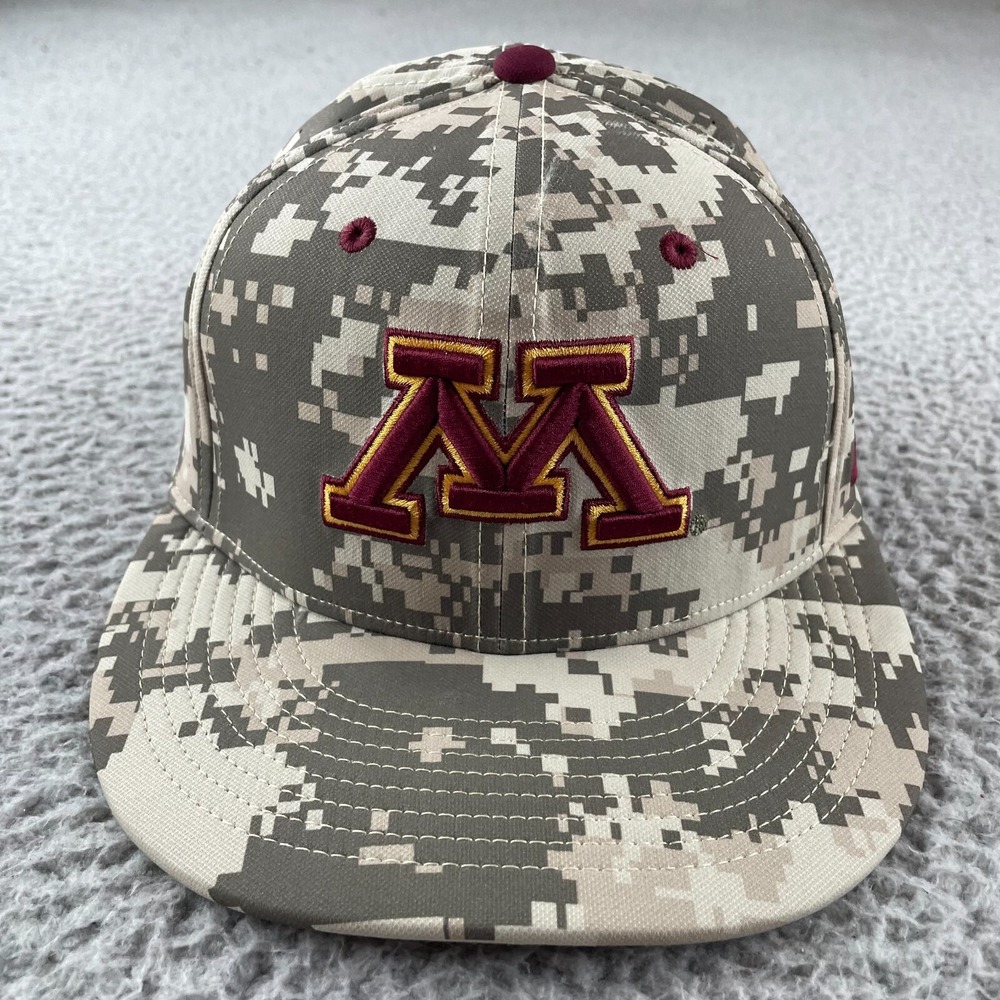 Nike Minnesota Golden Gophers Aero True Fitted Baseball Hat Camo Size 7 1/8
